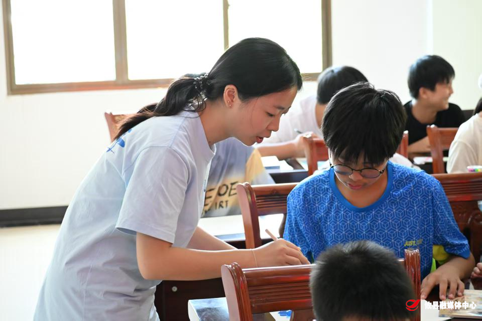 筑造“立体乡土育人课堂”，深耕“基层民生调研一线”：湖南财院学子双向躬行践悟初心