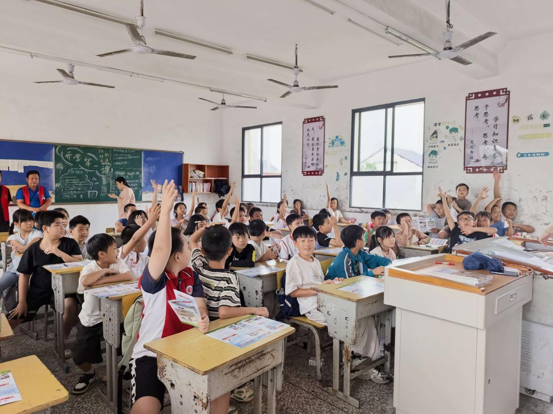 法治护航青春，筑牢反恐防线——攸县司法局江桥司法所开展反恐防恐安全教育活动