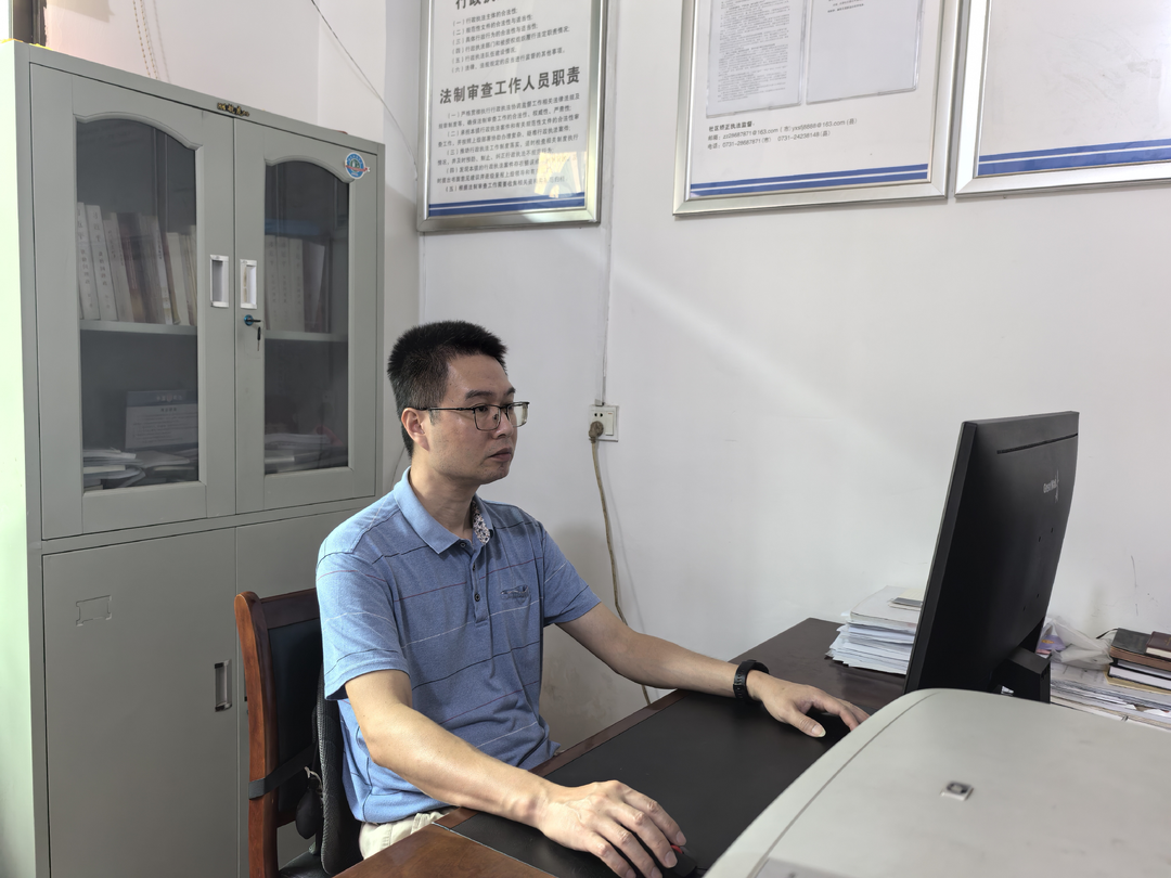以法为盾 以情暖心—记攸县司法局皇图岭司法所所长王斌