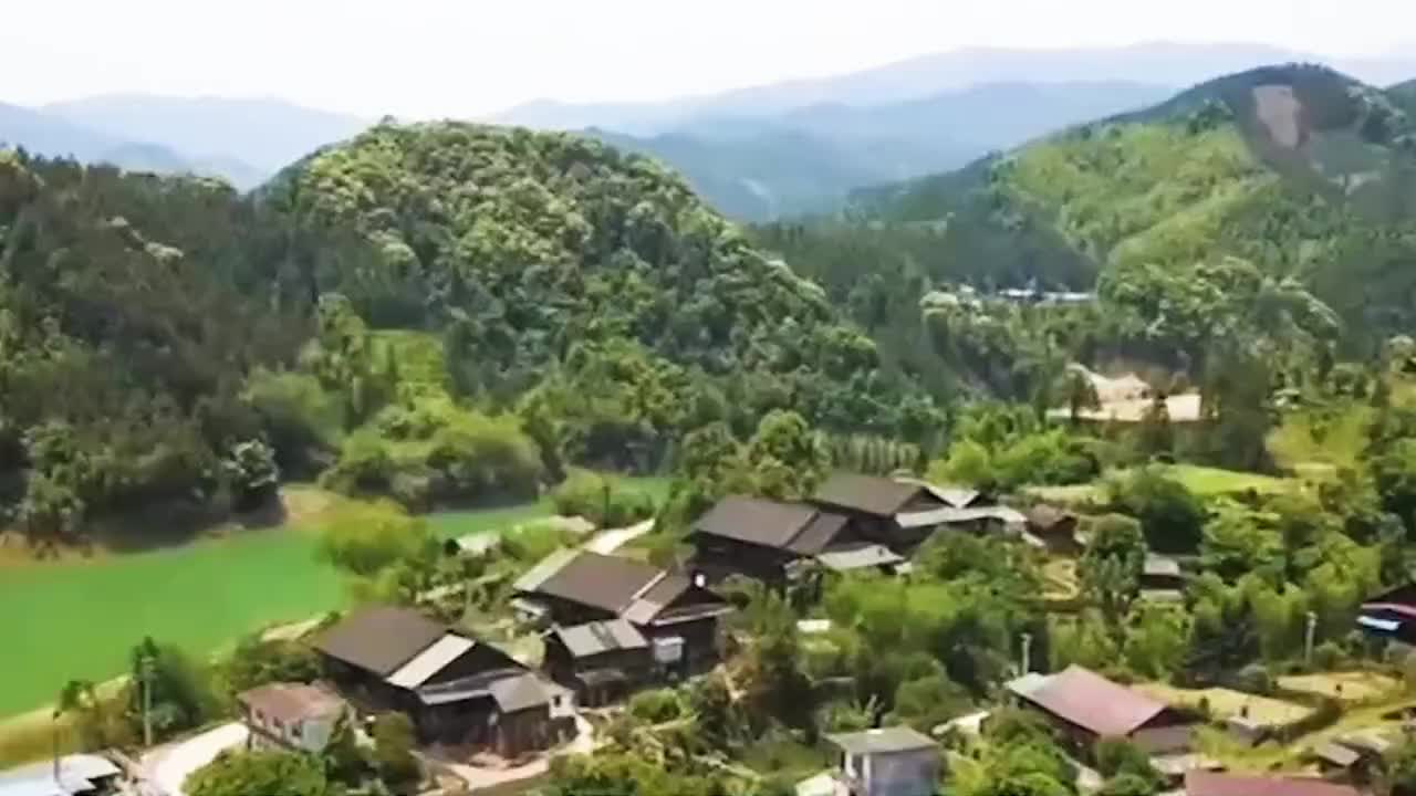 “致敬了不起的她”感人瞬间微视频——奉献