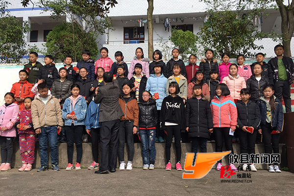 坪阳中学召开2018年开学典礼暨中考冲刺动员大会