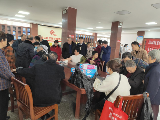 联星街道百花社区开展“健康义诊进社区，服务居民零距离”志愿服务活动