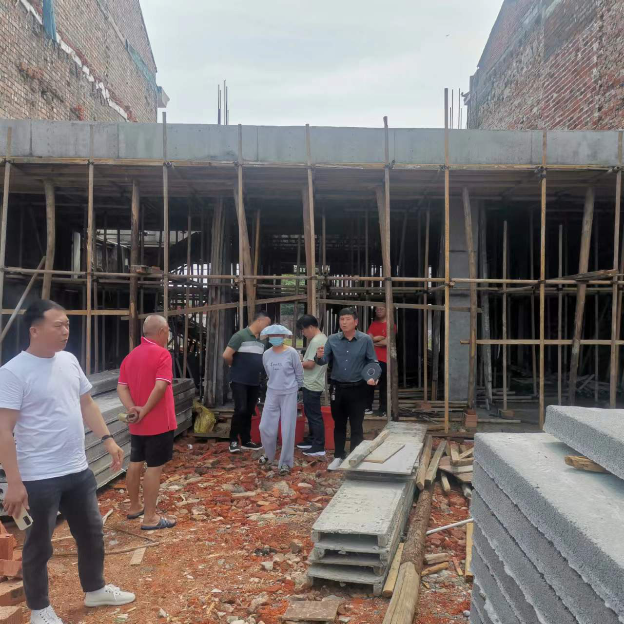 菜花坪镇：加强日常巡查 推进违建治理