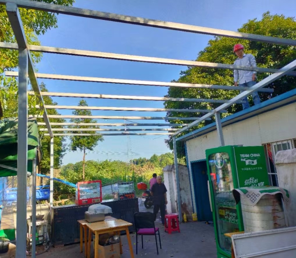 江桥街道：违建钢棚扰秩序 依法拆除正风气