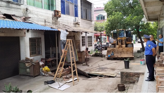 宁家坪镇：多管齐下，全力推进拆违控违工作