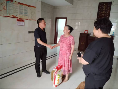 联星街道圳江村：中秋佳节 传递温暖
