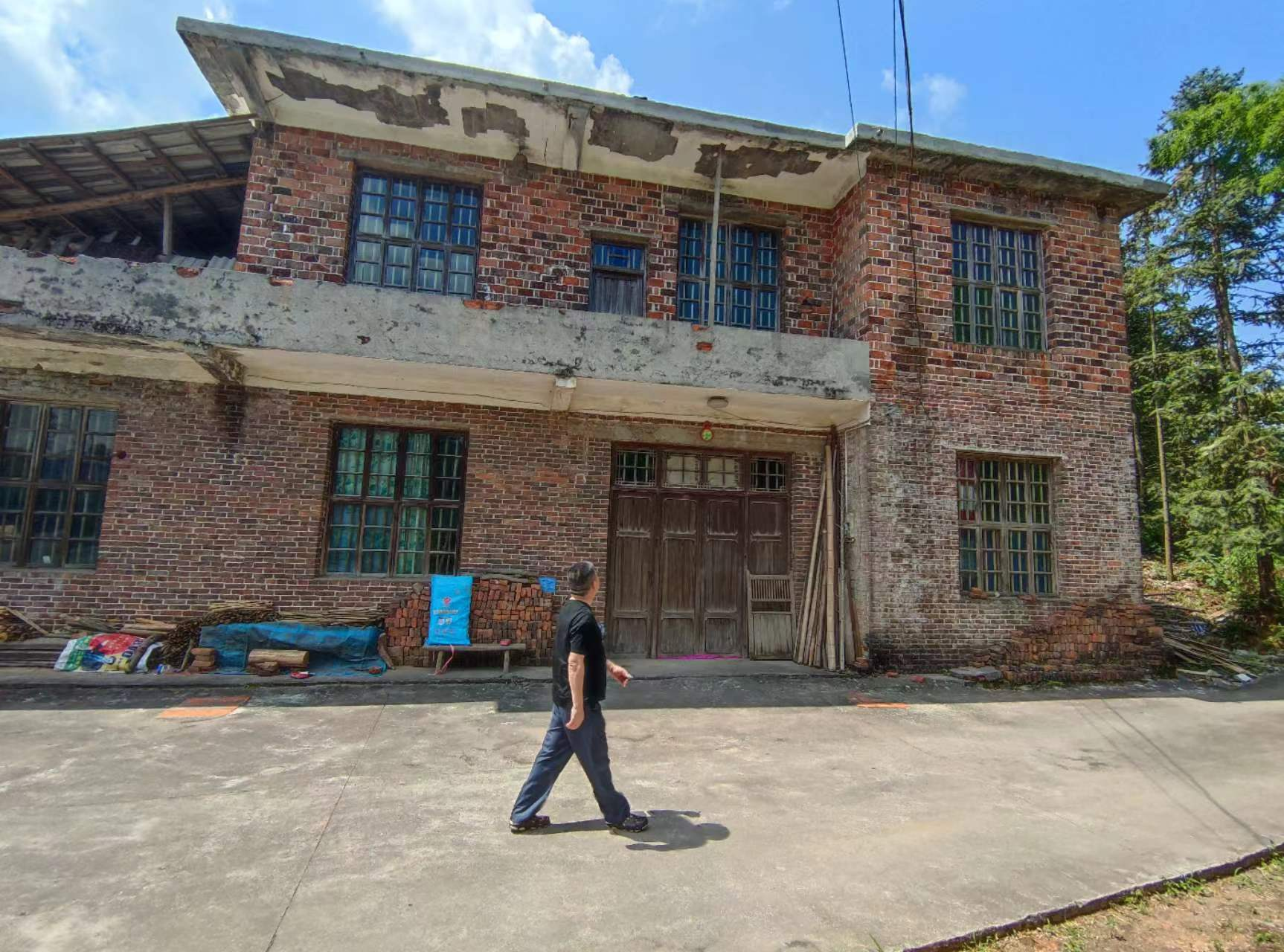 黄丰桥镇：持续开展自建房巡查工作
