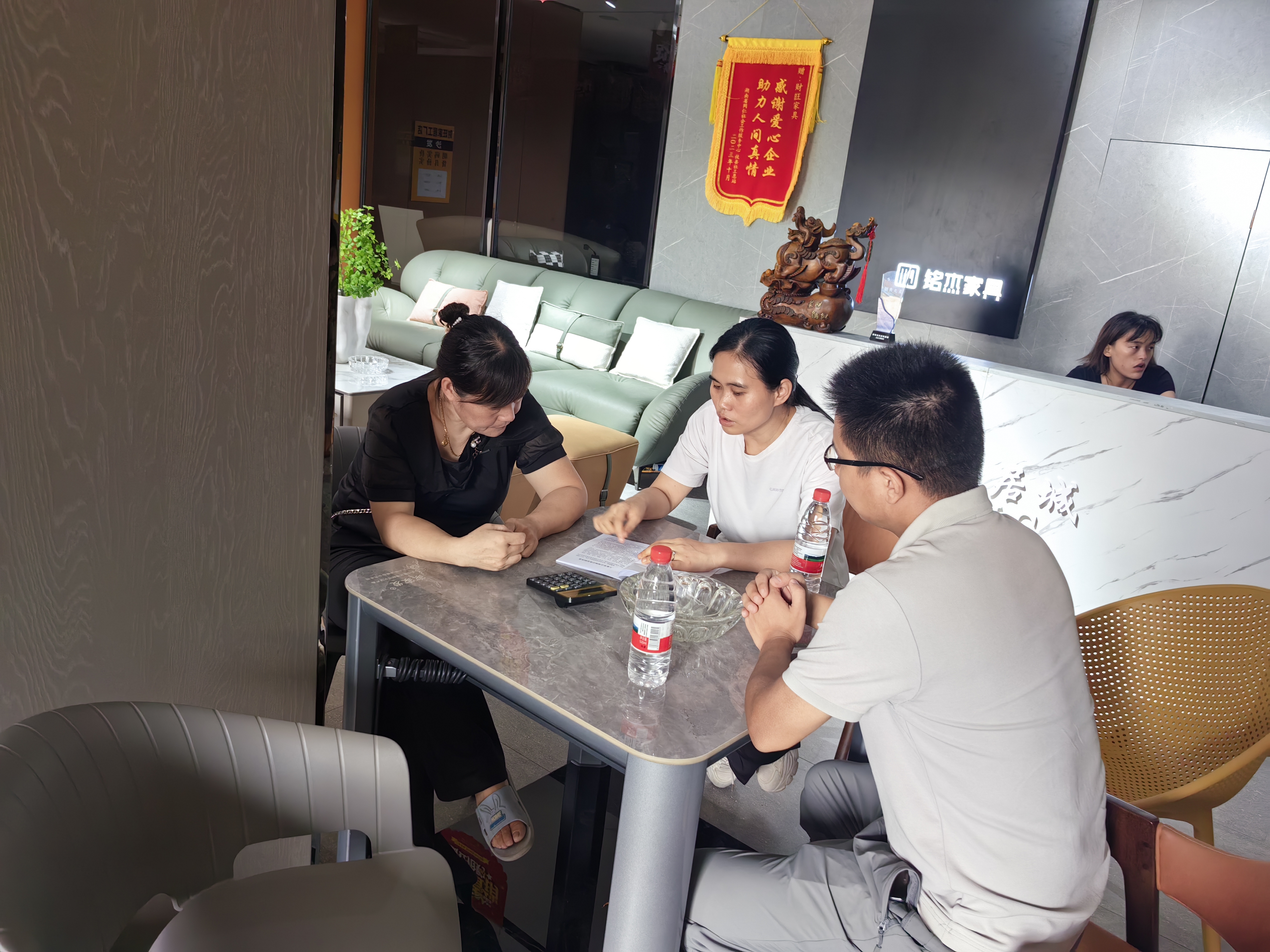 新市镇：开展“两重”“两新”政策宣讲活动，为企业发展传递稳定预期
