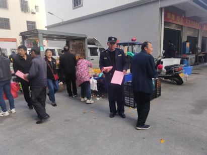 酒埠江镇：冬季交通安全宣传丨规范“一盔一带”，筑牢出行安全