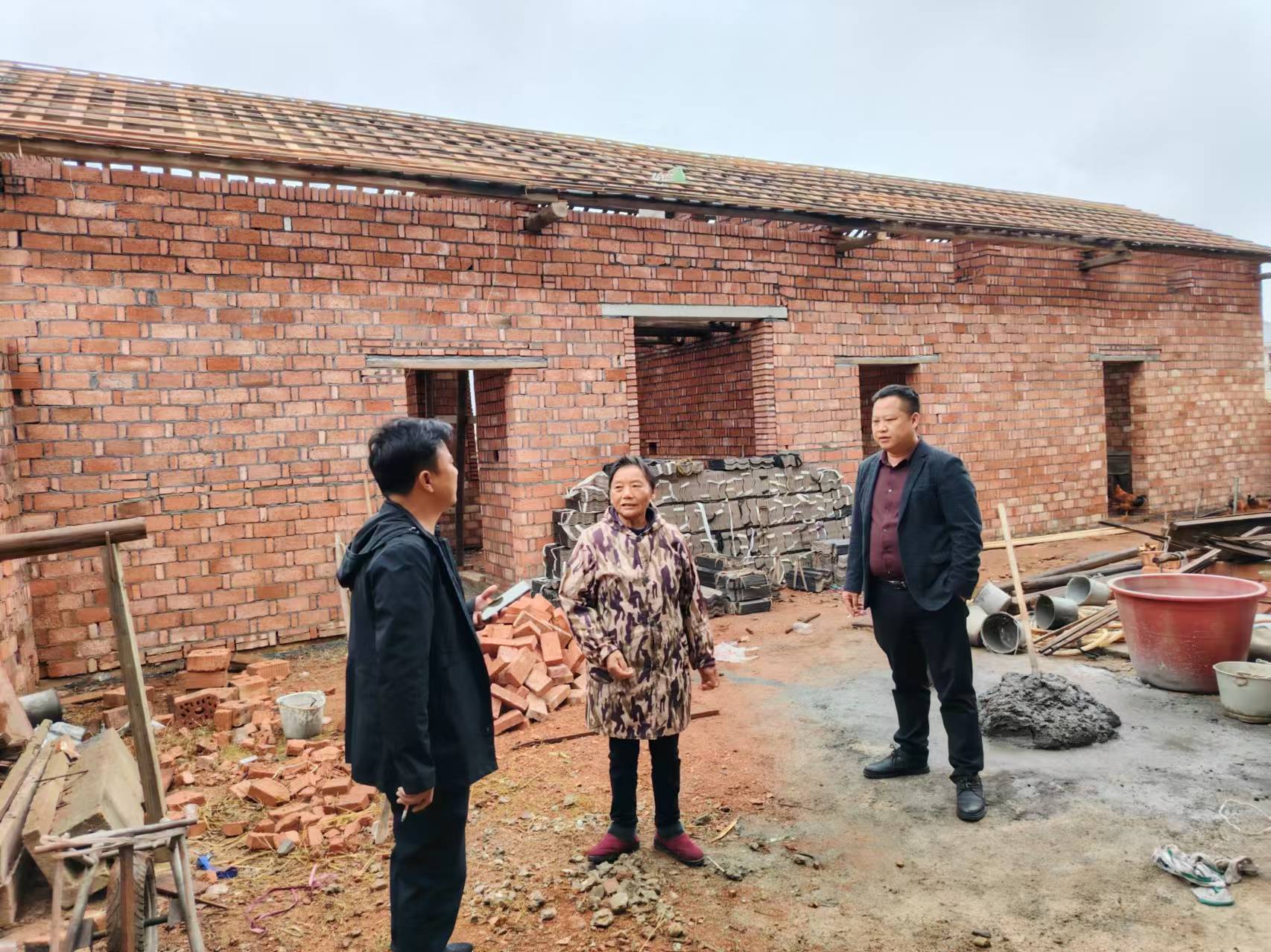 新市镇：拆违控违不松懈，打造宜居有序镇域环境