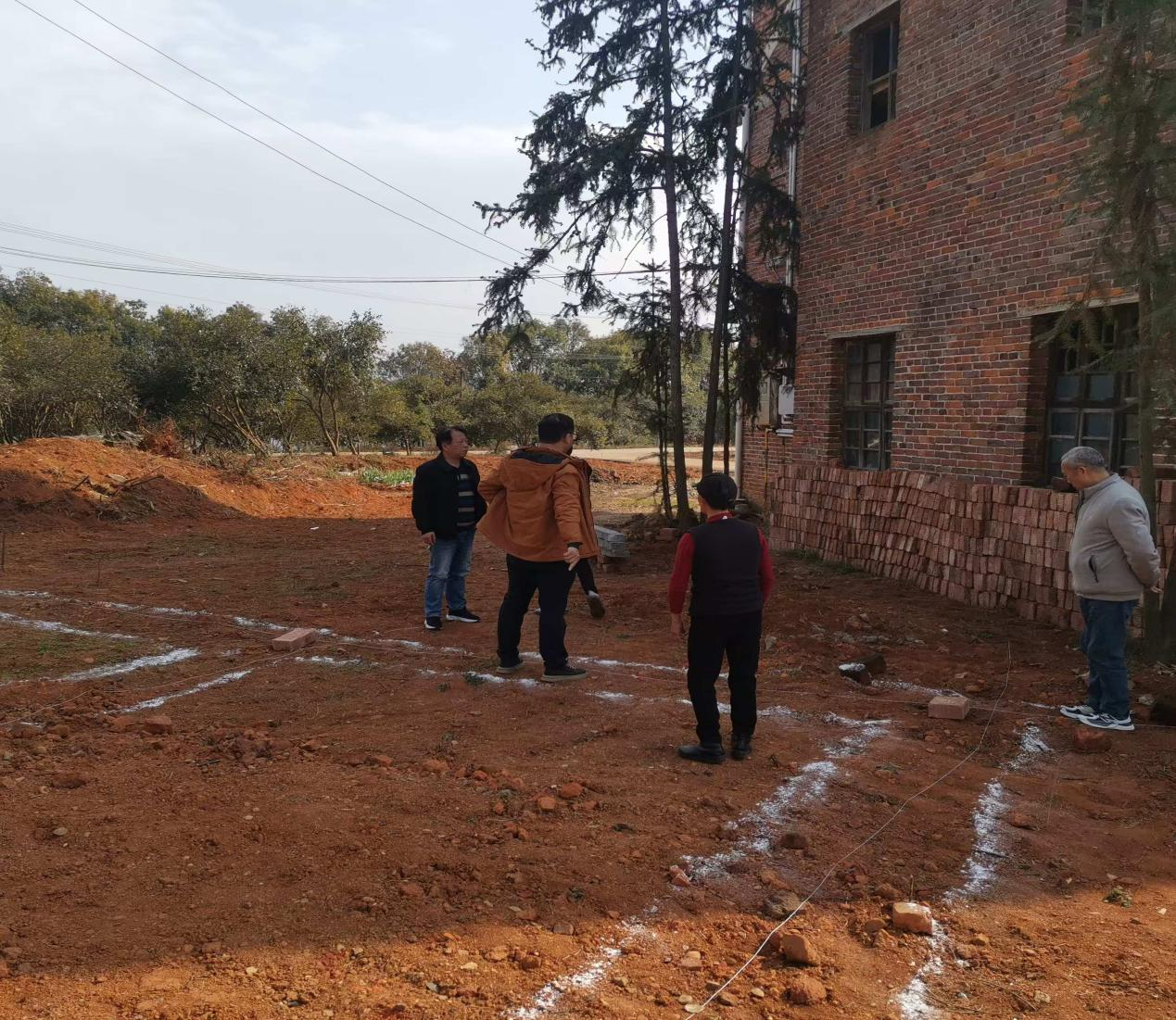菜花坪镇：严把农房建设“第一关” 开展宅基地联合勘测行动