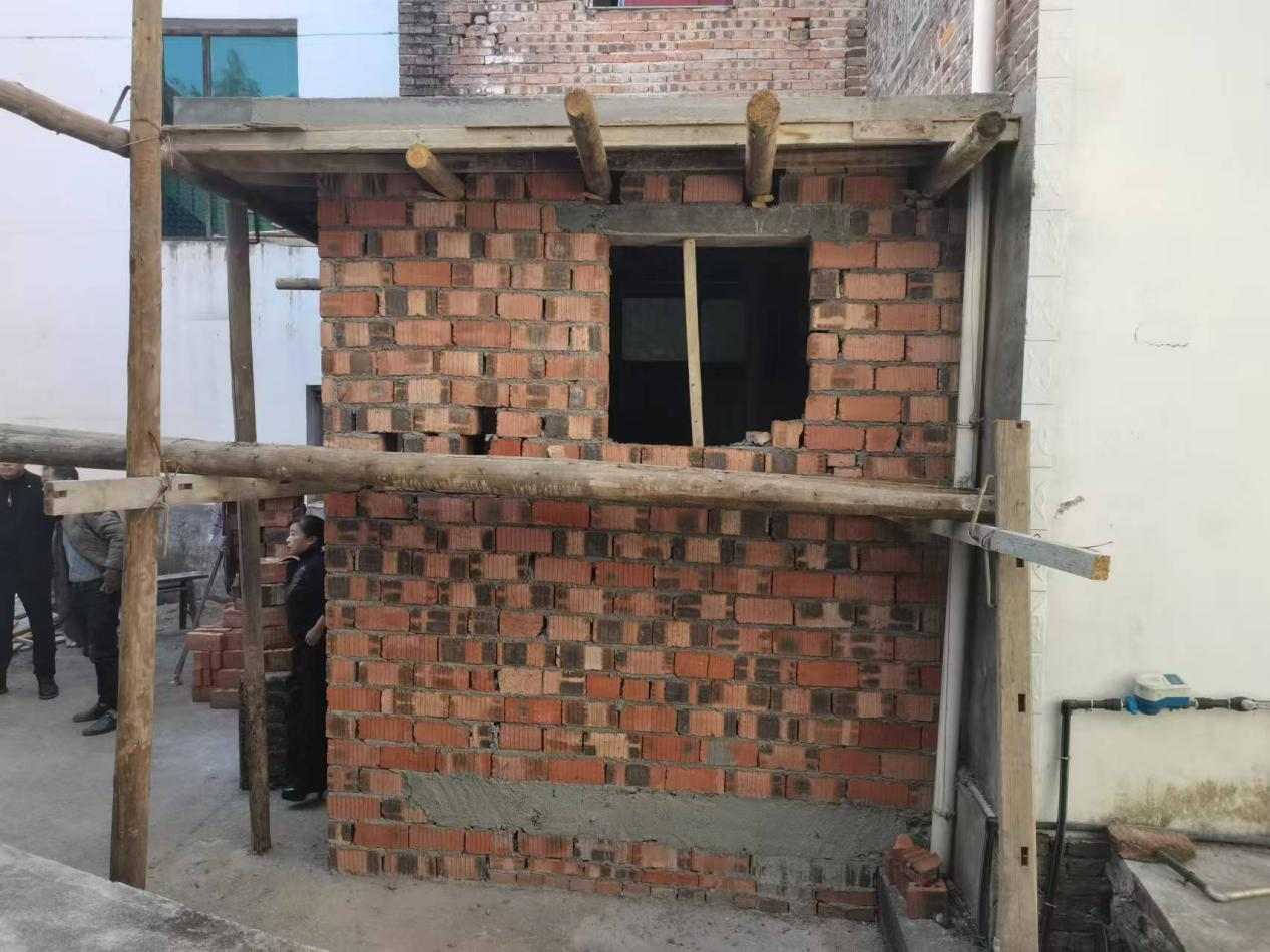 莲塘坳镇：用心用情用法 邻里土地矛盾终化解