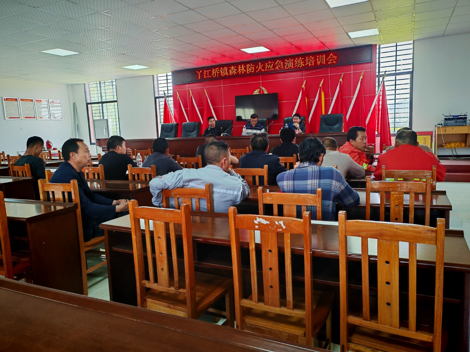 丫江桥镇：森林防火演练筑牢安全防线