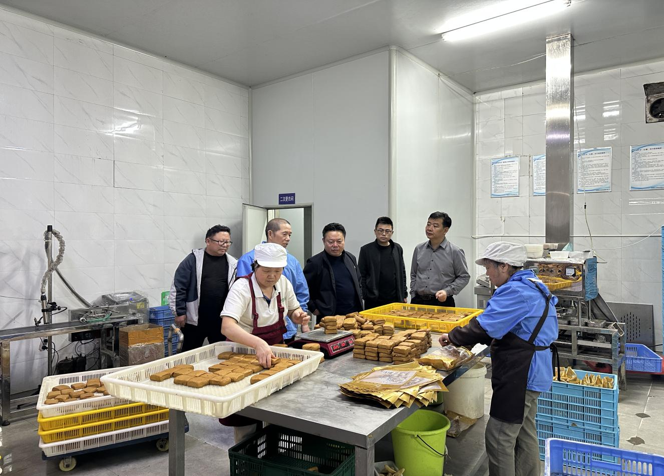 市农业农村局调研江桥街道企业生产经营和销售情况