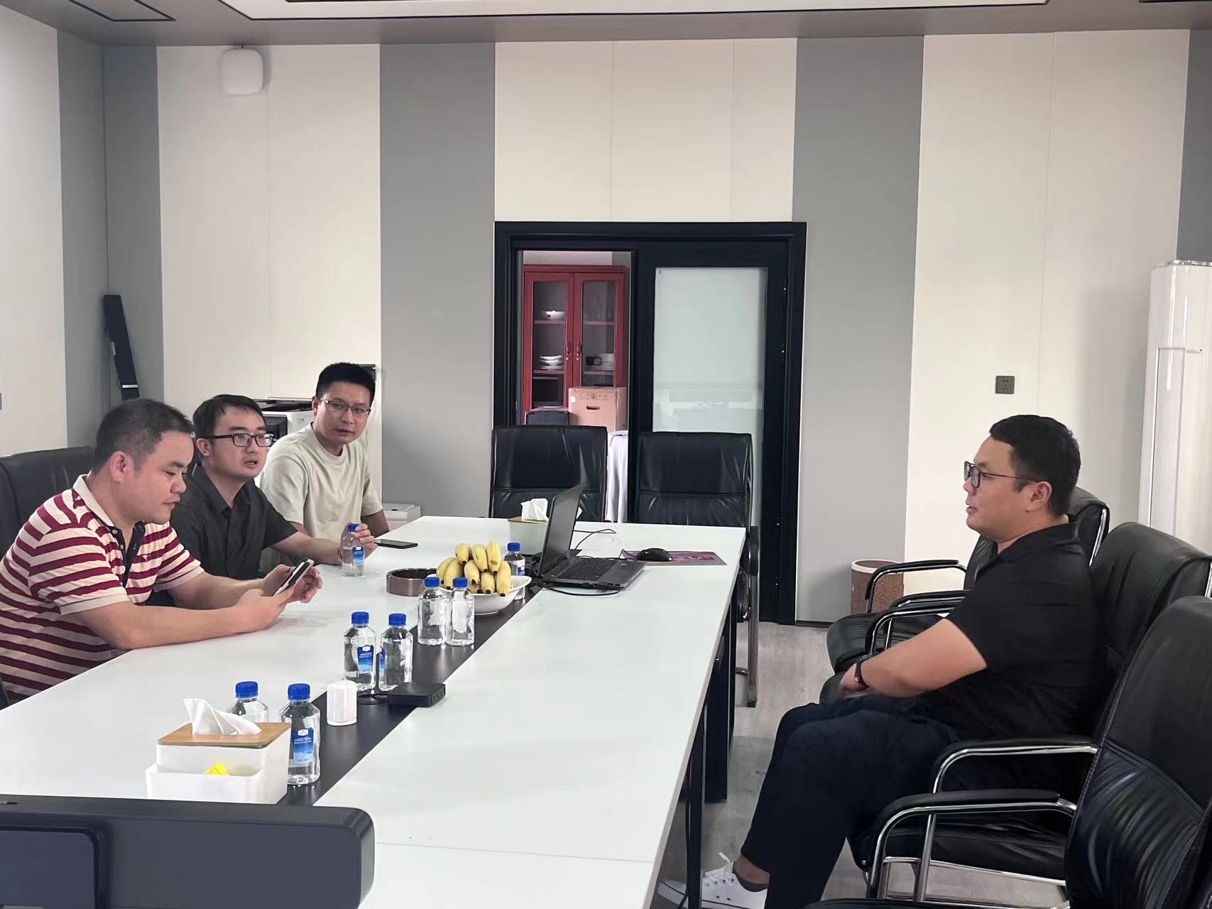 新市镇：精准把脉解难题 助企纾困促发展