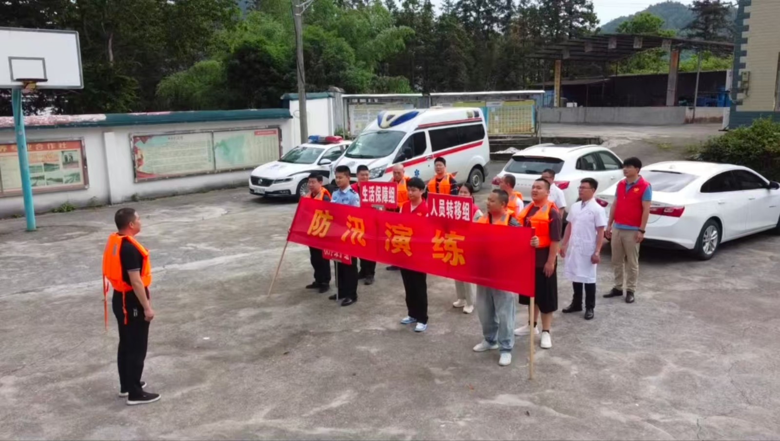 筑牢安全防线 守护群众生命 黄丰桥镇开展2025年防汛避险人员转移演练