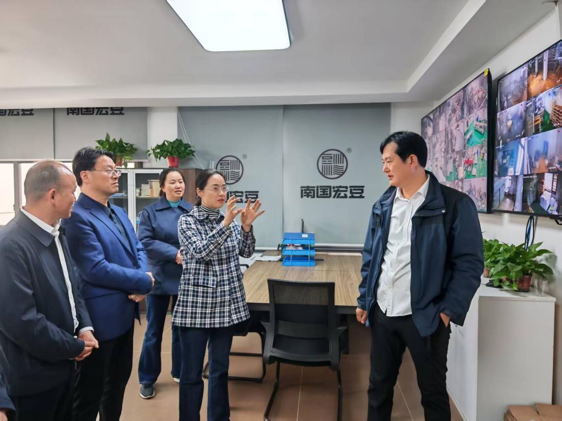 省计生协会梁文明一行来桃水镇调研指导工作