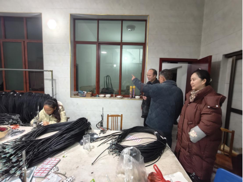 县科工信局组织专家赴渌田开展安全生产检查