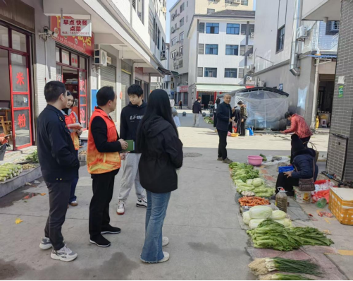 酒埠江镇开展“3·15国际消费者权益日”主题宣传活动