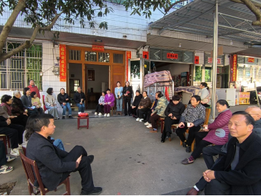 联星街道文化社区：屋场会里听民声 现场办公解难题