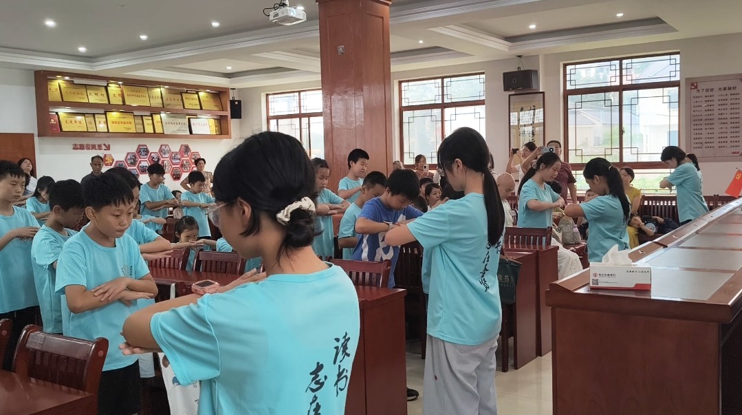 丫江桥镇仙石村：暑期夏令营圆满结营